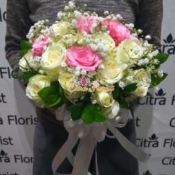 Bouquet Wedding Rose and Baby Breath